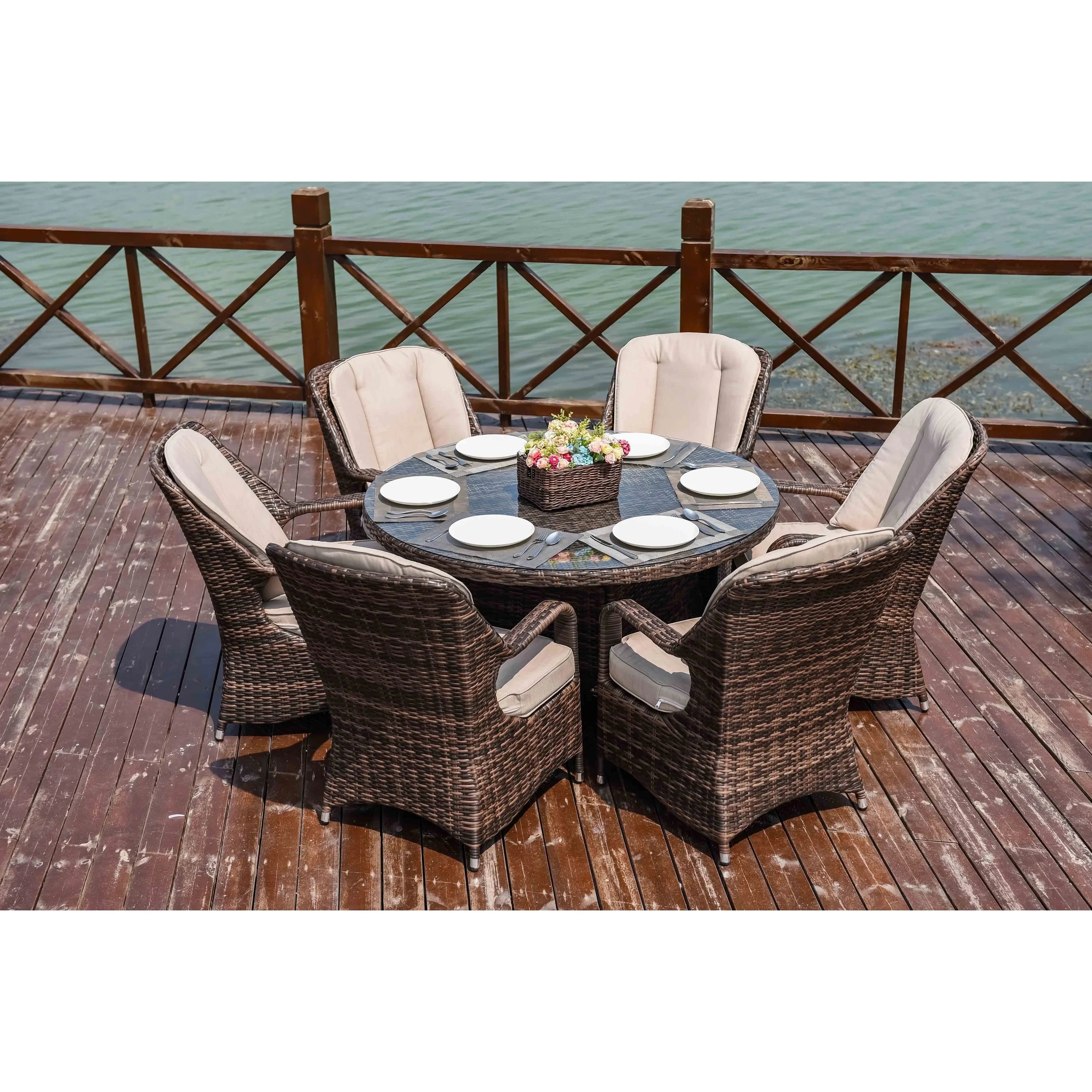 Ensemble de salle à manger rond 7 pièces en rotin tressé d'extérieur avec coussins par Moda Furnishings