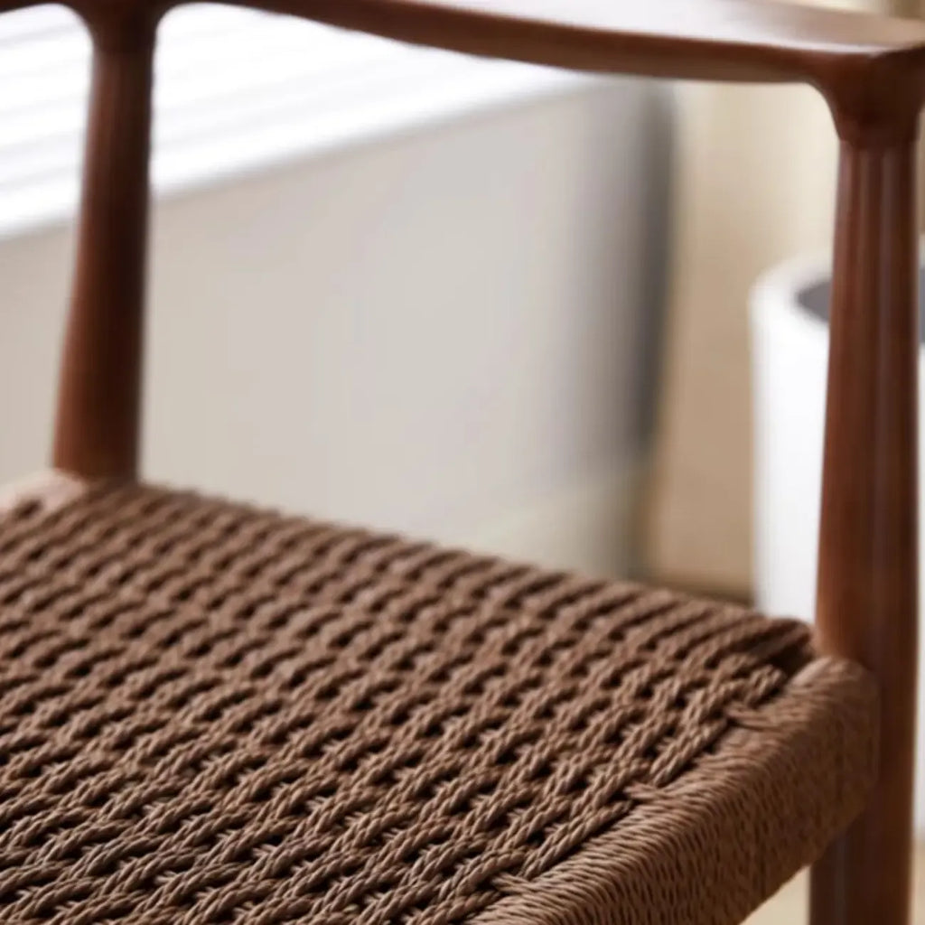 Chaise de salle à manger scandinave incurvée en bois tressé avec accoudoirs